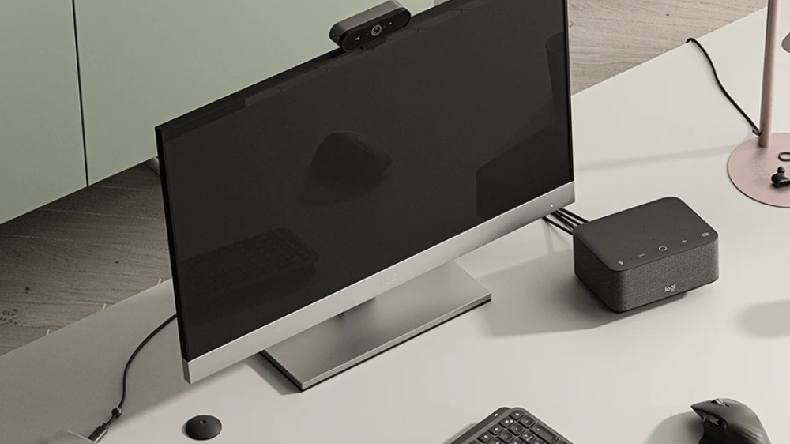 El Logi Dock equipado con seis micrófonos que capturan tu voz con claridad